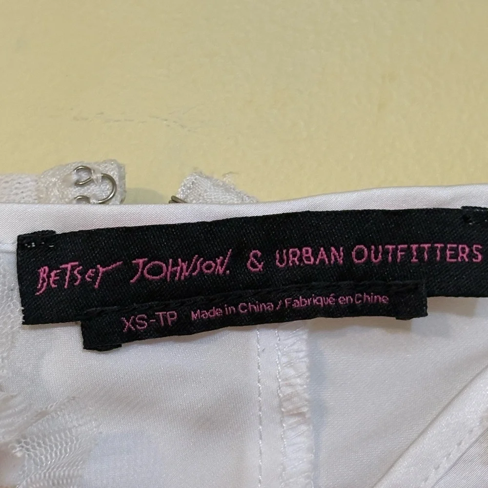 Betsey Johnson x UO | White Allover Bow Puff Sleeve Mini Slip Dress in size XS - Picture 6 of 17